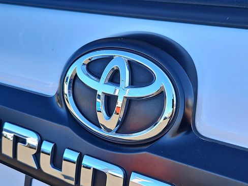 Used 2024 Toyota 4Runner TRD Off-Road Premium image 26