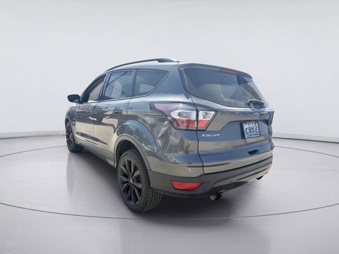 Used 2017 Ford Escape SE w/ SE Sport Appearance Package FWD image 5