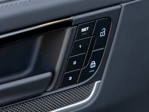 New 2025 Porsche Cayenne Turbo image 25