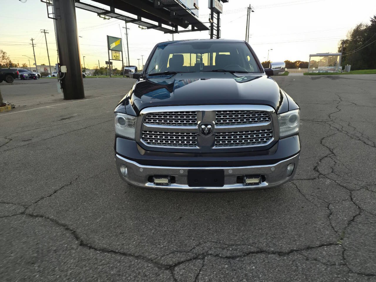 Used 2015 RAM 1500 Laramie w/ Convenience Group AWD/4WD image 9