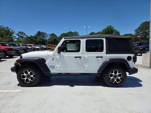 Used 2018 Jeep Wrangler Unlimited Sport AWD/4WD image 4