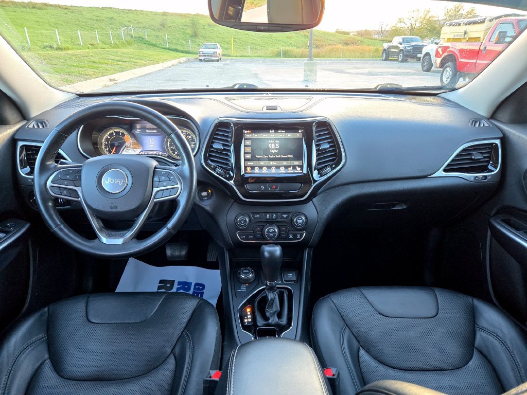 Used 2019 Jeep Cherokee Limited AWD/4WD image 15
