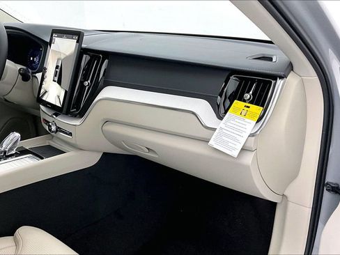 New 2026 Volvo XC60 B5 Ultra w/ Protection Package Premier image 19