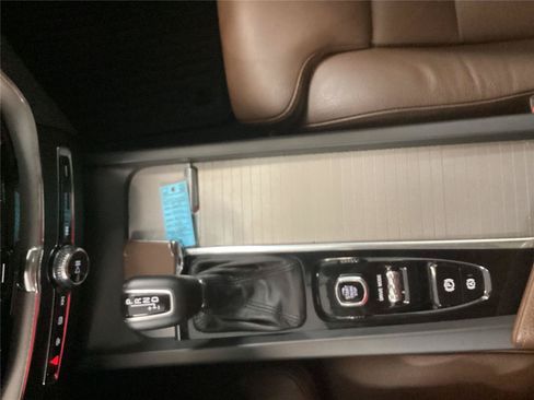 Used 2019 Volvo XC60 T5 Inscription w/ Protection Package FWD image 19