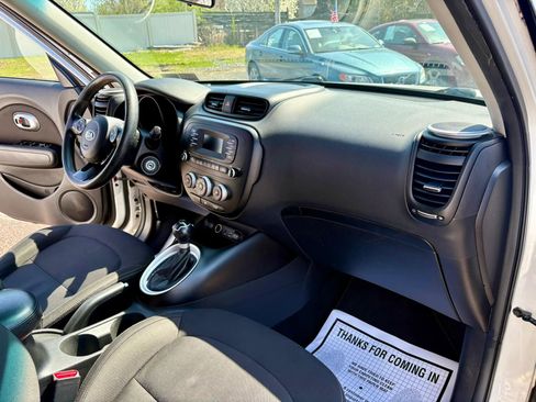 Used 2015 Kia Soul image 23