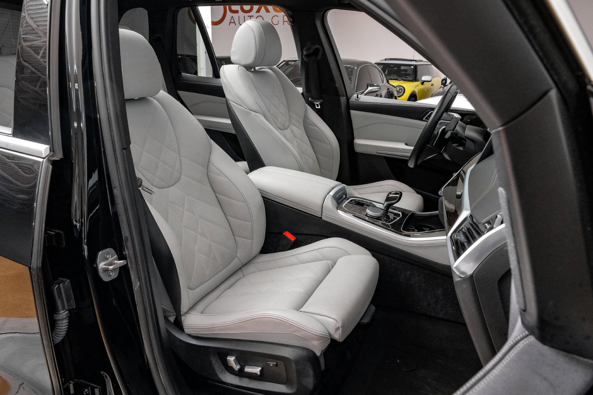 Used 2023 BMW X5 xDrive40i AWD/4WD image 38