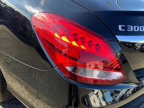 Used 2018 Mercedes-Benz C 300 4MATIC Sedan image 25
