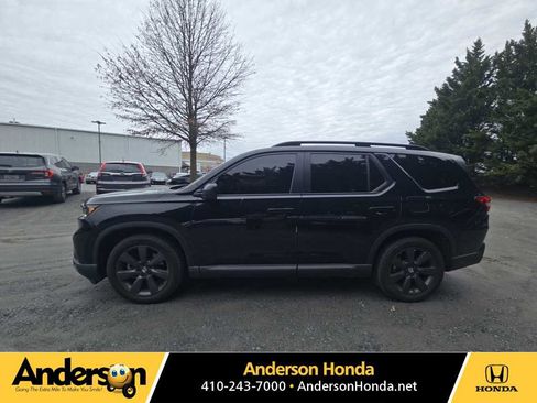 Used 2023 Honda Pilot Sport image 1