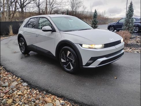 New 2026 Hyundai Ioniq 5 SE image 8