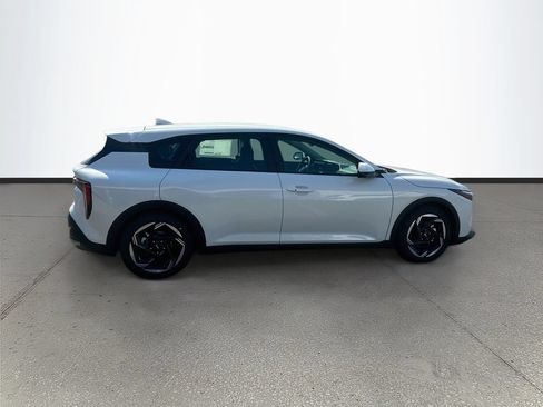 New 2026 Kia K4 EX FWD image 8