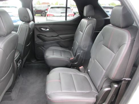 Used 2023 Chevrolet Traverse RS AWD/4WD image 13