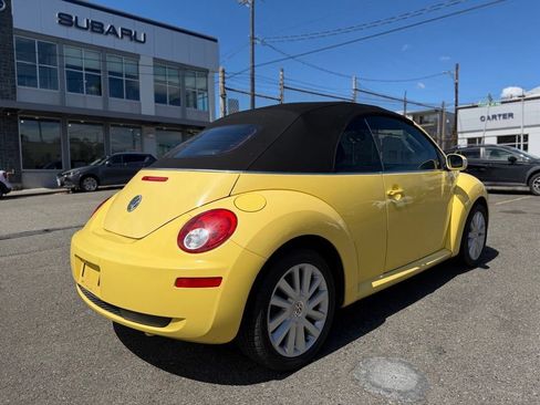 Used 2008 Volkswagen Beetle SE FWD image 8