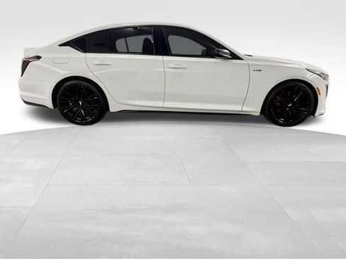 Used 2022 Cadillac CT5 V w/ LPO, ONYX Package image 10