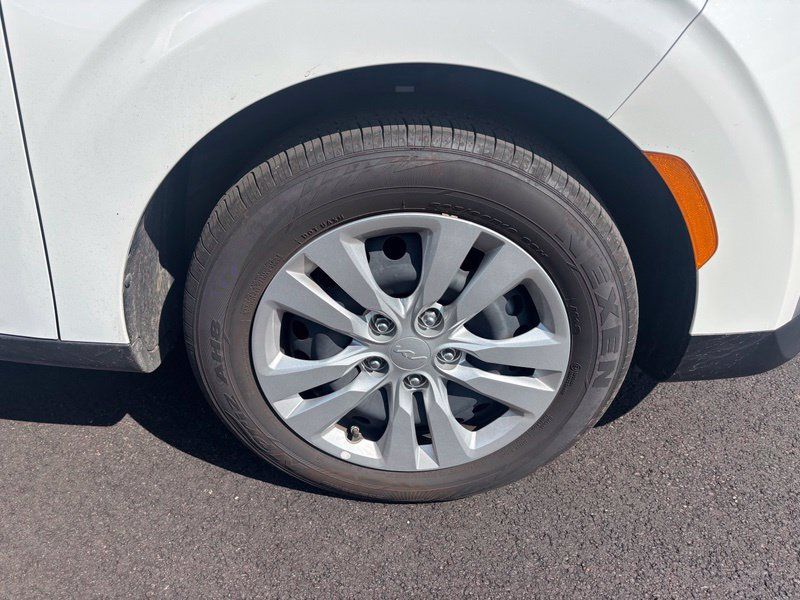 Certified 2024 Kia Soul LX FWD image 14