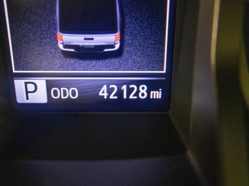 Used 2020 Toyota Tacoma SR5 image 22