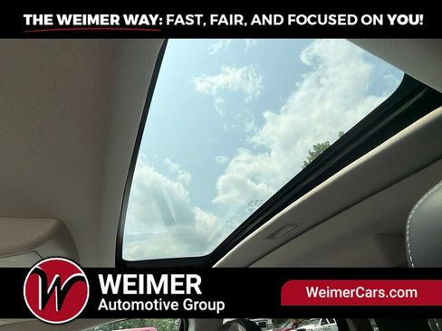 Used 2019 Dodge Journey Crossroad w/ Nav & Sun Group AWD/4WD image 23