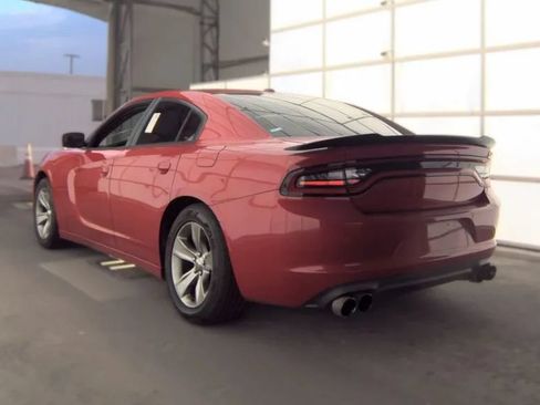 Used 2015 Dodge Charger SE RWD image 2