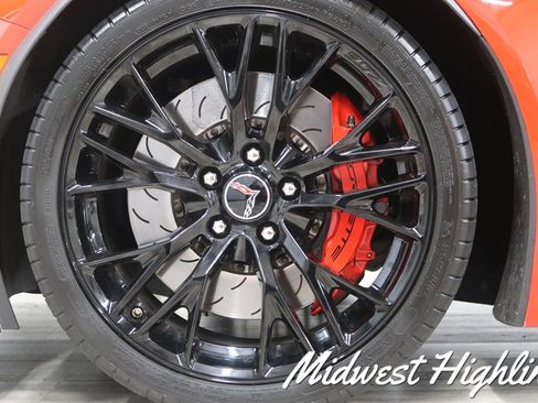 Used 2015 Chevrolet Corvette Z06 w/ 3LZ Preferred Equipment Group image 15
