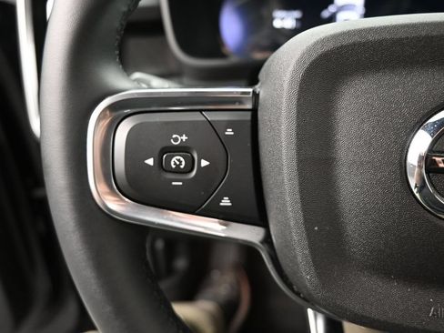 Used 2023 Volvo XC40 Recharge Ultimate w/ Protection Package Premier AWD/4WD image 12