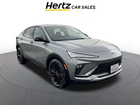 Used 2025 Buick Envista Sport Touring image 1