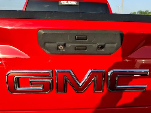 Used 2019 GMC Sierra 1500 SLT w/ SLT Premium Package AWD/4WD image 9