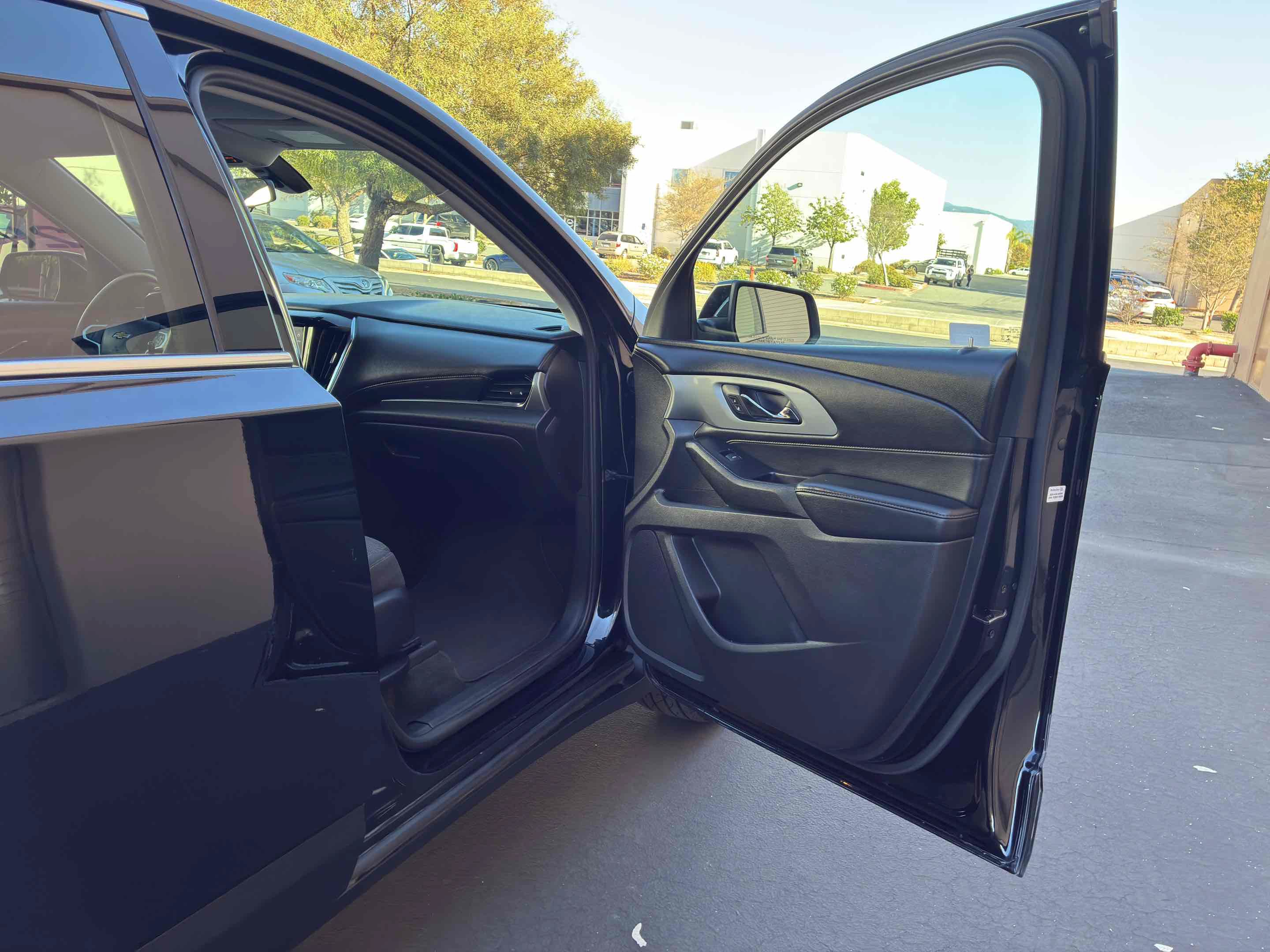 Used 2021 Chevrolet Traverse LS w/ LPO, Black Accent Package FWD image 42