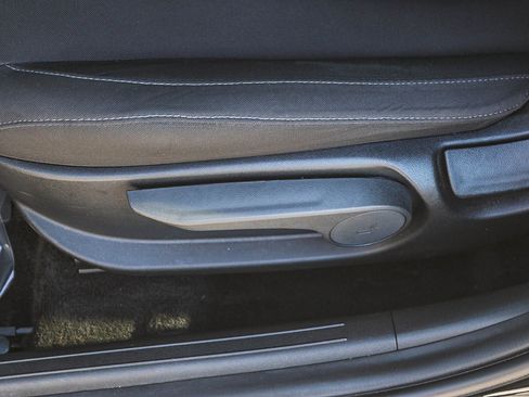 Used 2023 Hyundai Elantra Blue image 22