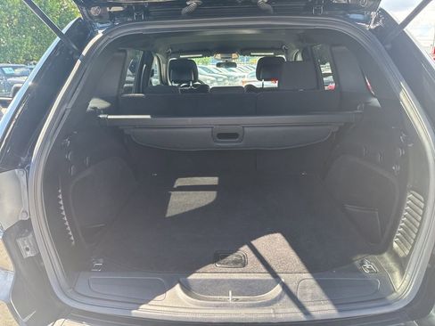 Used 2019 Jeep Grand Cherokee Laredo image 15