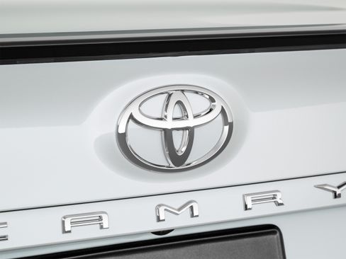 Used 2020 Toyota Camry XSE FWD image 46