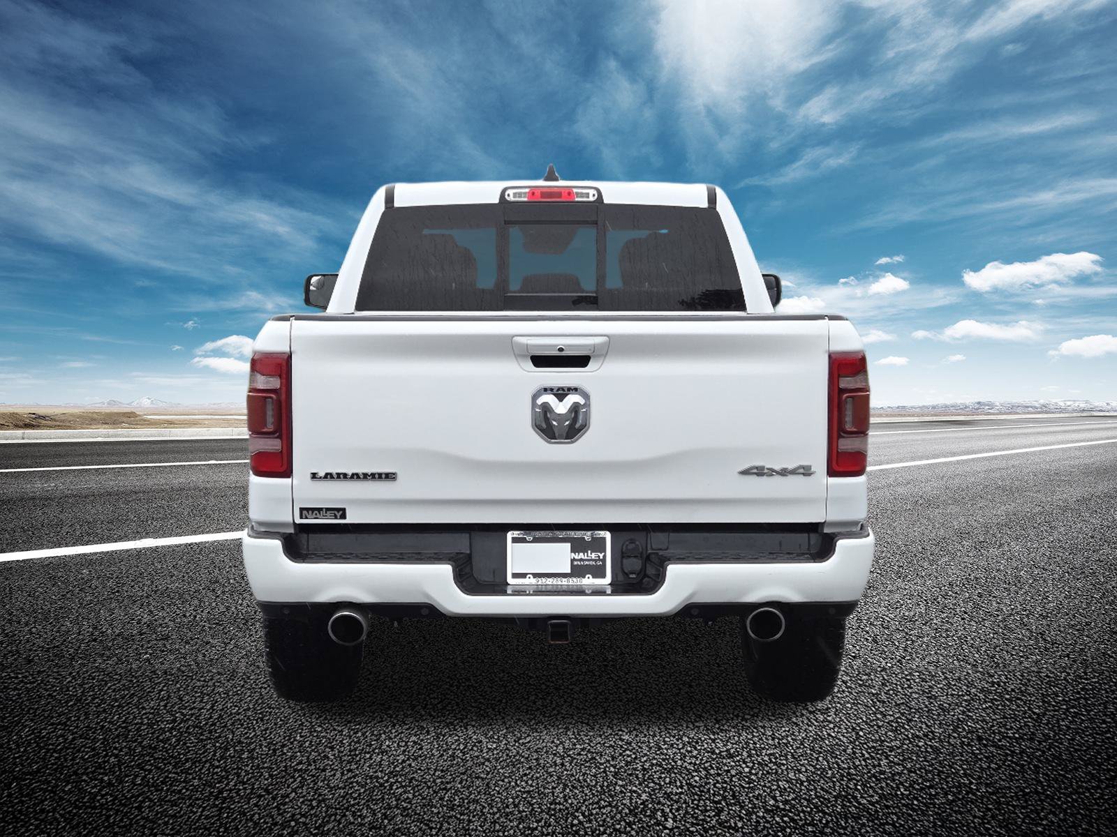 Used 2022 RAM 1500 Laramie w/ Sport Appearance Package AWD/4WD image 19