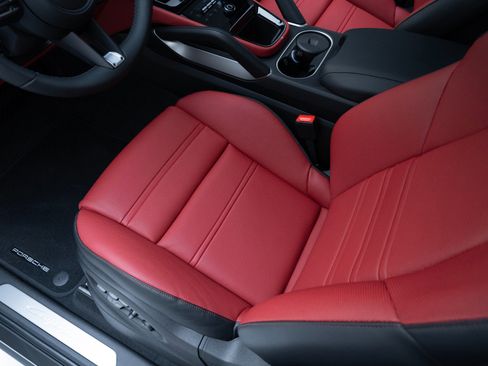 New 2026 Porsche Cayenne image 16