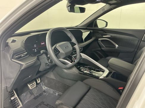 Used 2025 Audi SQ5 Premium Plus AWD/4WD image 11