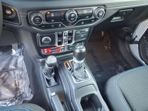 Used 2024 Jeep Wrangler Unlimited Rubicon 4xe image 23