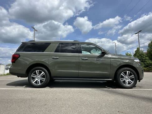 Used 2024 Ford Expedition Max Limited RWD image 3