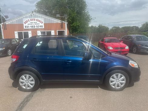 Used 2010 Suzuki SX4 AWD Hatchback image 4
