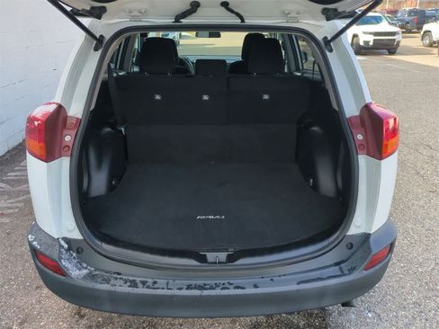 Used 2015 Toyota RAV4 LE image 32
