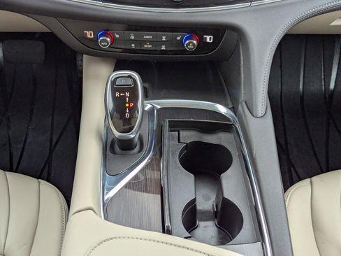 Used 2020 Buick Enclave Essence w/ Sound and Sites Package image 19