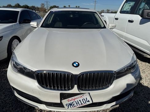 Used 2019 BMW 740i image 5