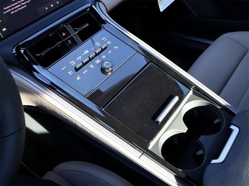 New 2026 Porsche Panamera image 24