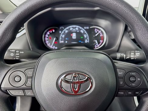 New 2025 Toyota RAV4 XLE image 15