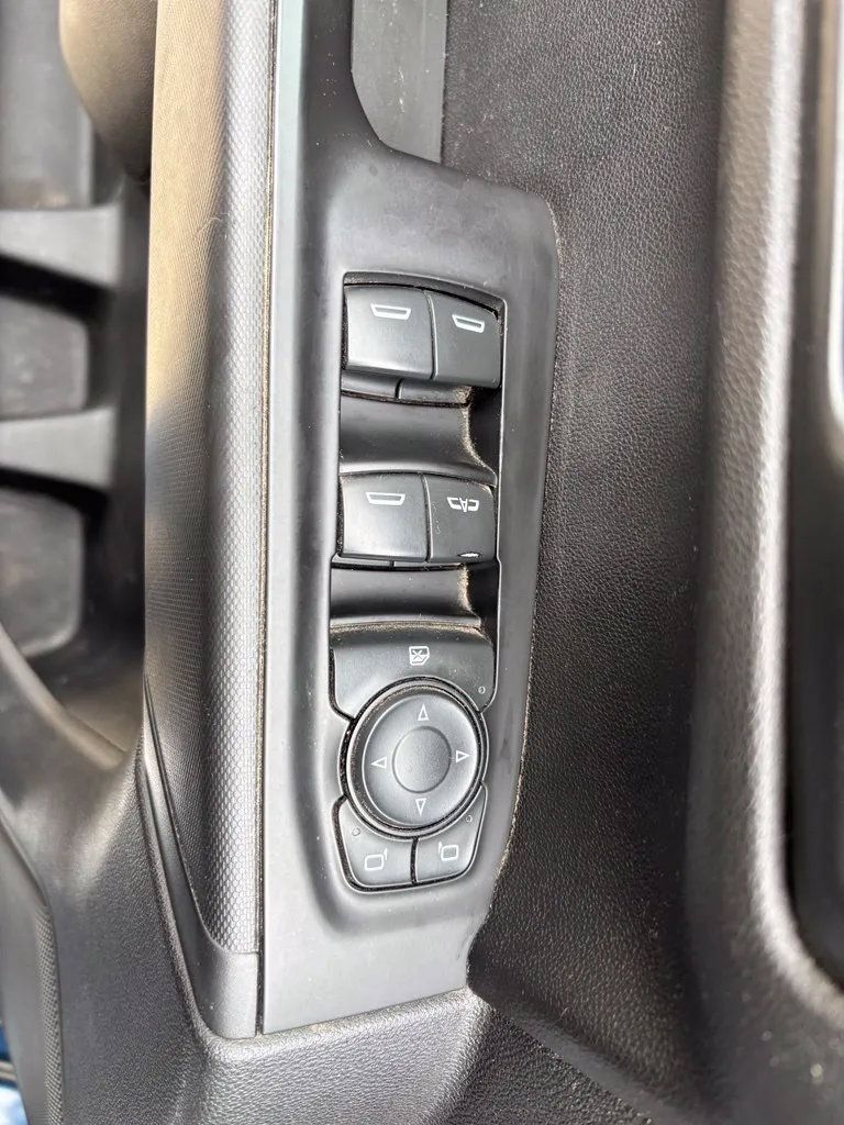 Used 2021 GMC Sierra 1500 4x4 Crew Cab w/ Convenience Package image 21