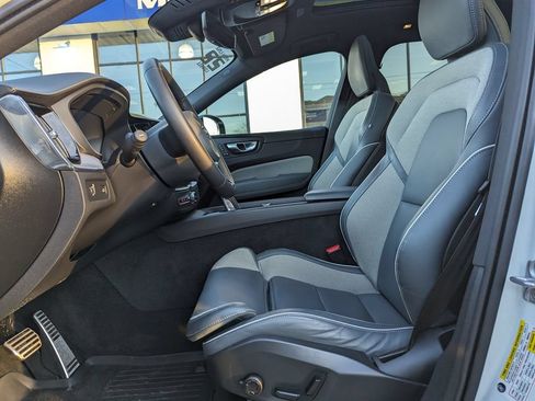 Used 2022 Volvo XC60 B5 R-Design w/ Advanced Package AWD/4WD image 13