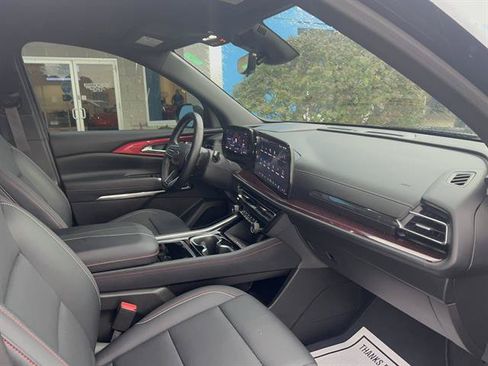 Used 2026 Chevrolet Traverse Z71 AWD/4WD image 13