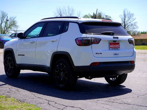 New 2026 Jeep Compass Latitude AWD/4WD image 8
