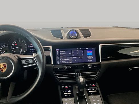 Used 2022 Porsche Macan AWD/4WD image 6