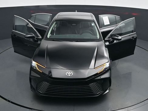 Used 2025 Toyota Camry XLE w/ Premium Plus Package FWD image 31