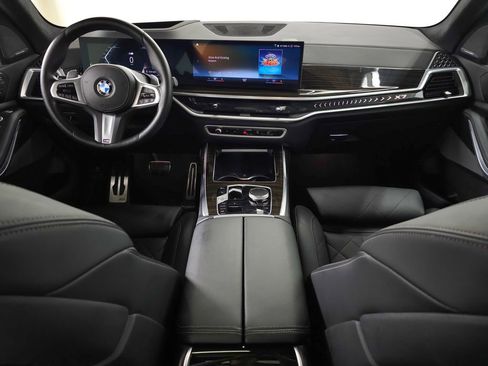 Used 2023 BMW X7 xDrive40i w/ M Sport Package AWD/4WD image 15