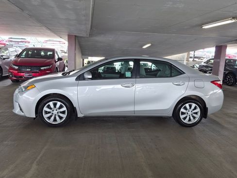 Used 2016 Toyota Corolla LE FWD image 9