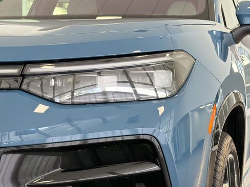 New 2026 Volkswagen Tiguan SEL R-Line AWD/4WD image 11