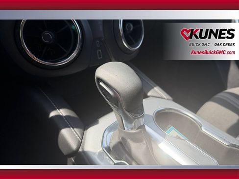 Used 2025 Chevrolet Blazer LT FWD image 28